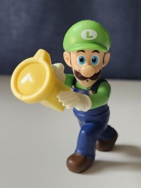 Nintendo Luigi Green Hat Blue Overalls Yellow Accessory Action Figure